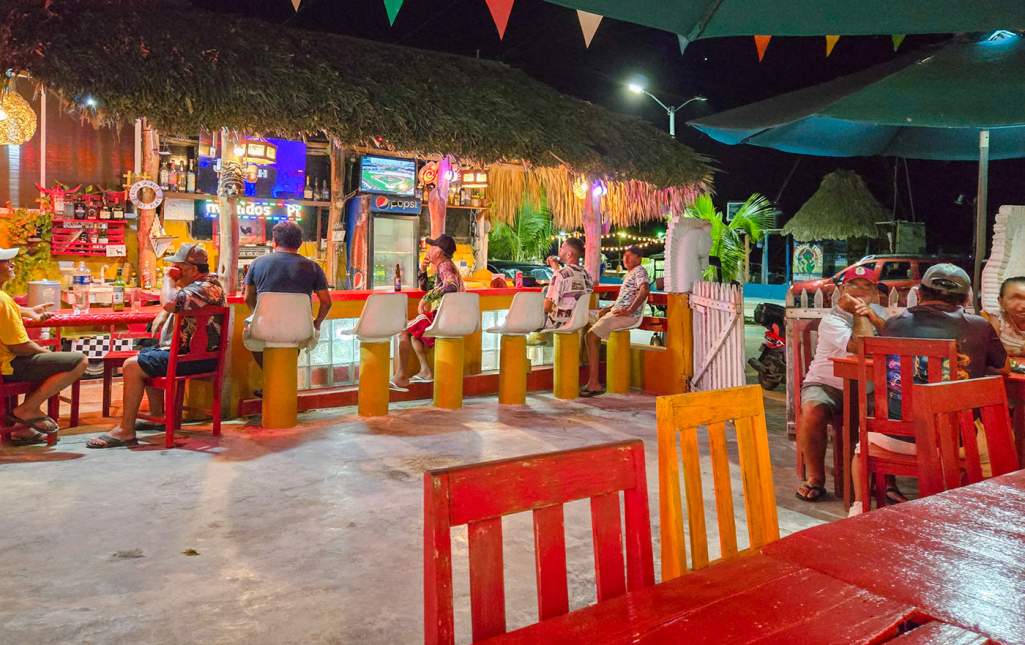 Pipos Bar, Río Lagartos